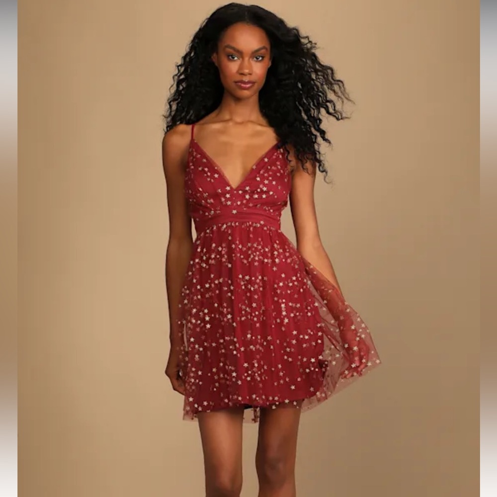 Lulus ‘Favorite Moment’ Burgundy and Gold Star Print Skater Dress NWT size SM